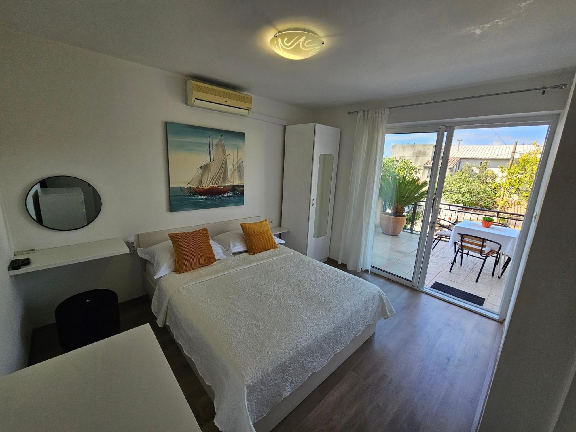 Apartmani Matija Макарска Екстериор снимка
