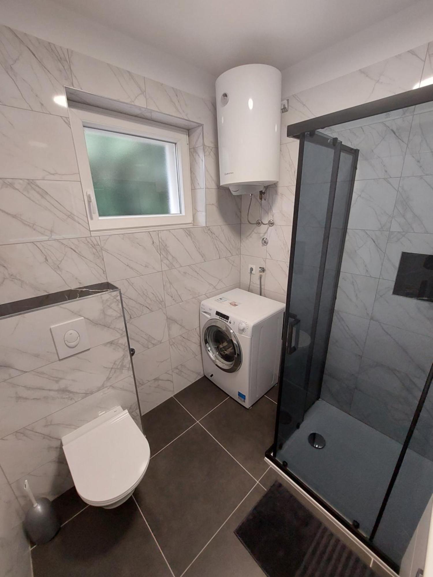 Apartmani Matija Макарска Екстериор снимка