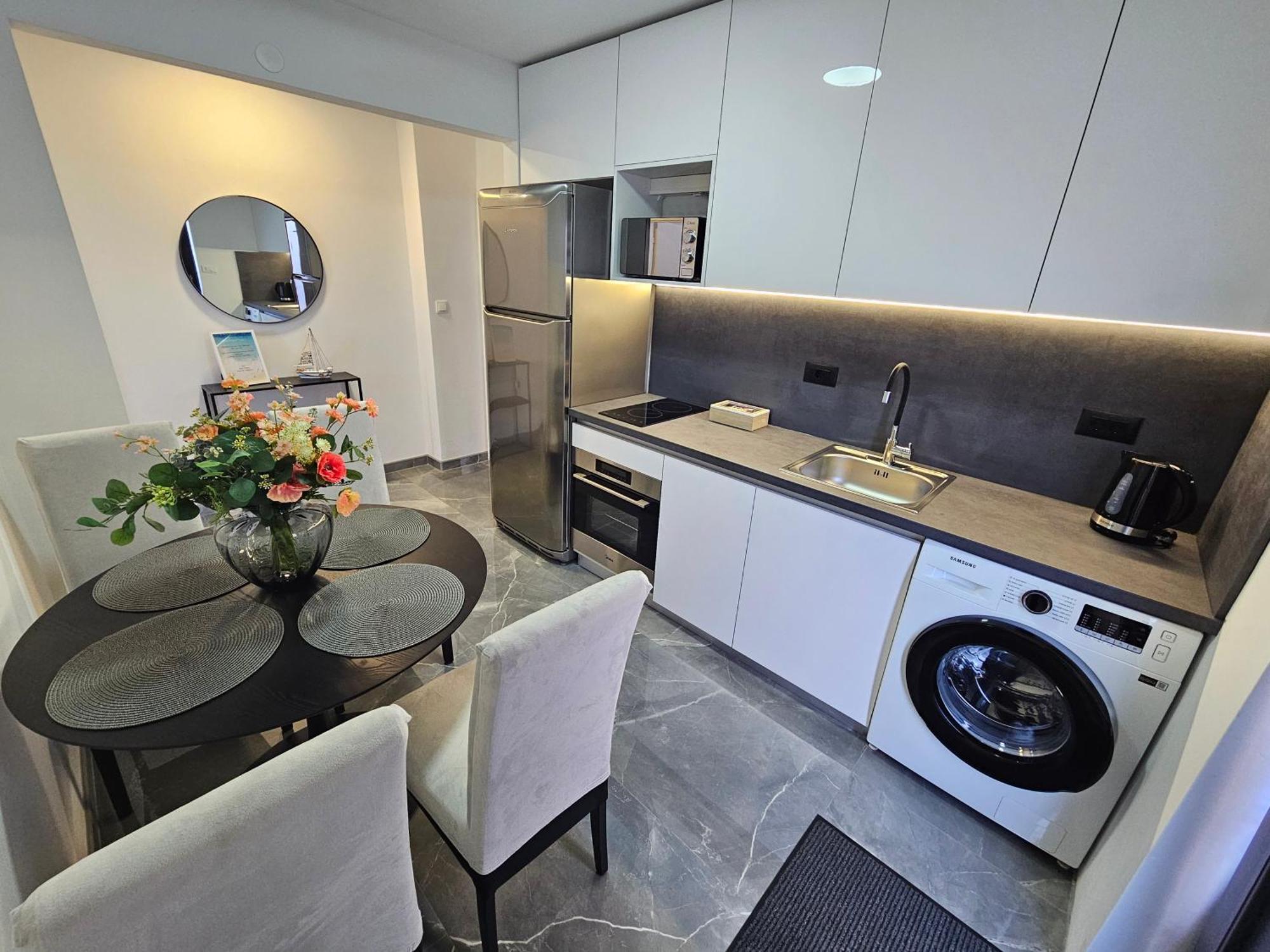 Apartmani Matija Макарска Екстериор снимка