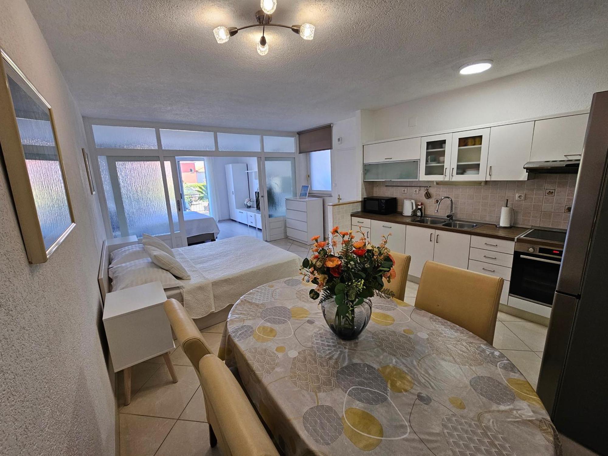 Apartmani Matija Макарска Екстериор снимка